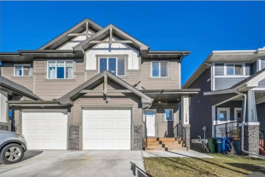 Beautiful And Spacious 1 Room In A Very Quiet Area Airdrie Exterior foto